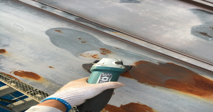 金属屋根のサンダーケレン（サビ落とし）