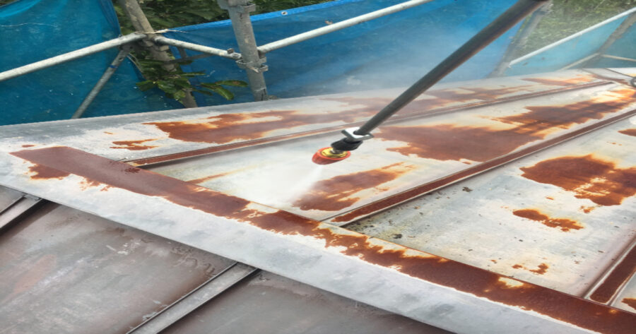 屋根の高圧洗浄（八王子市恩方の民宿）