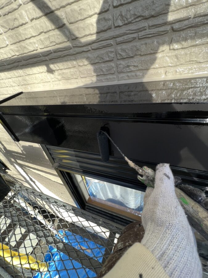 八王子市-アパート外壁屋根塗装工事シャッターボックス中塗り