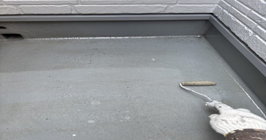 八王子市のベランダFRP防水プライマー塗布