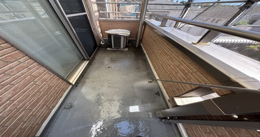 八王子市のベランダFRP防水高圧洗浄