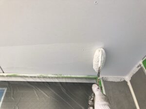 八王子市中野町 軒天塗装上塗り2回目