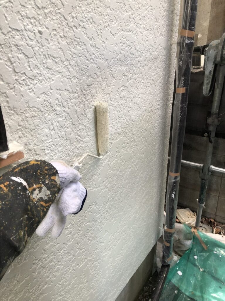 八王子市台町 外壁上塗り２回目の様子