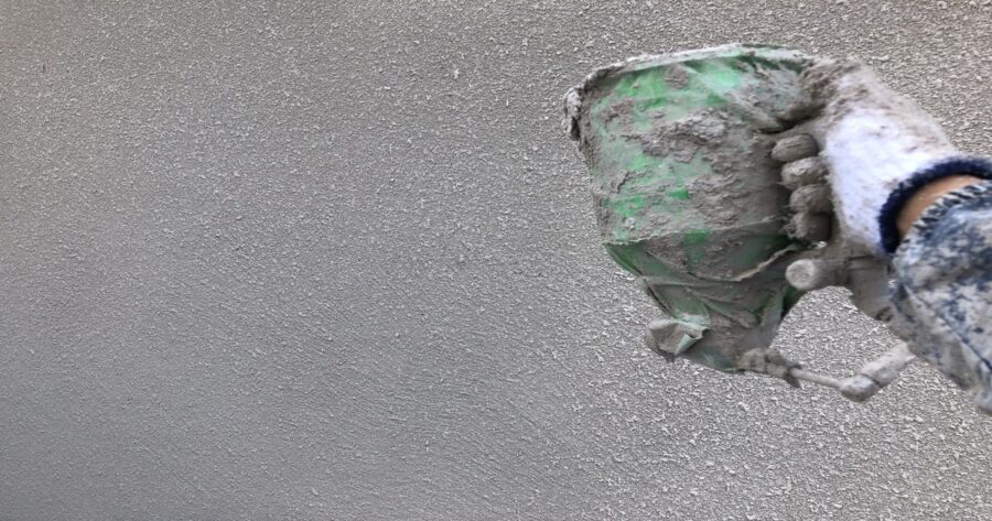 八王子市中野町 外壁吹き付け上吹きの様子