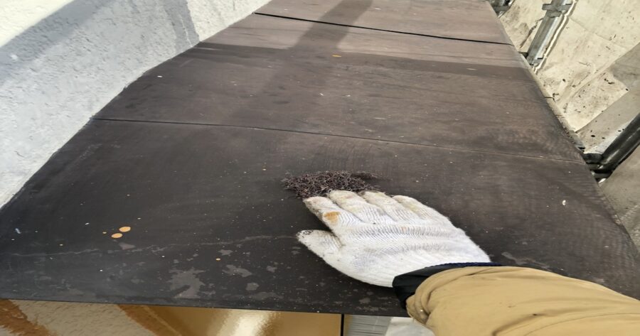 八王子市台町 庇板金ケレン作業