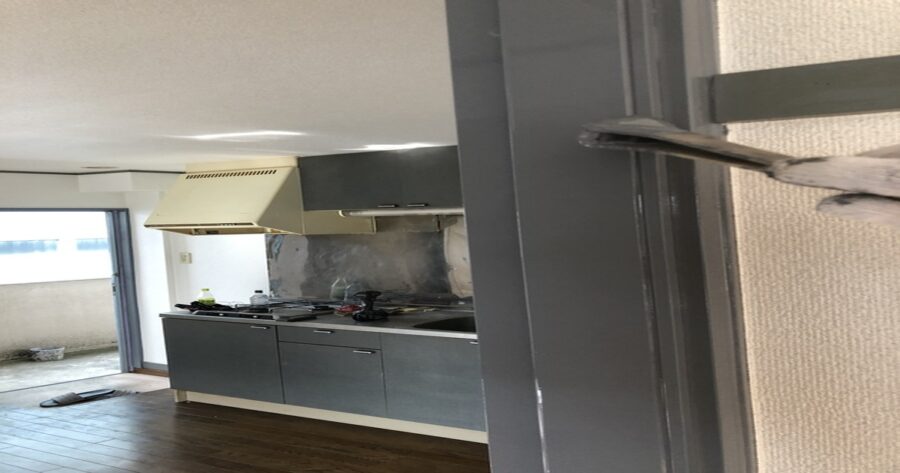 八王子市中町 木枠塗装 上塗り2回目