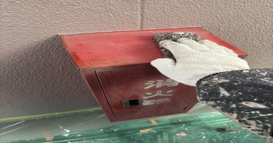 八王子市別所|消火器ボックス ケレン(下地調整)