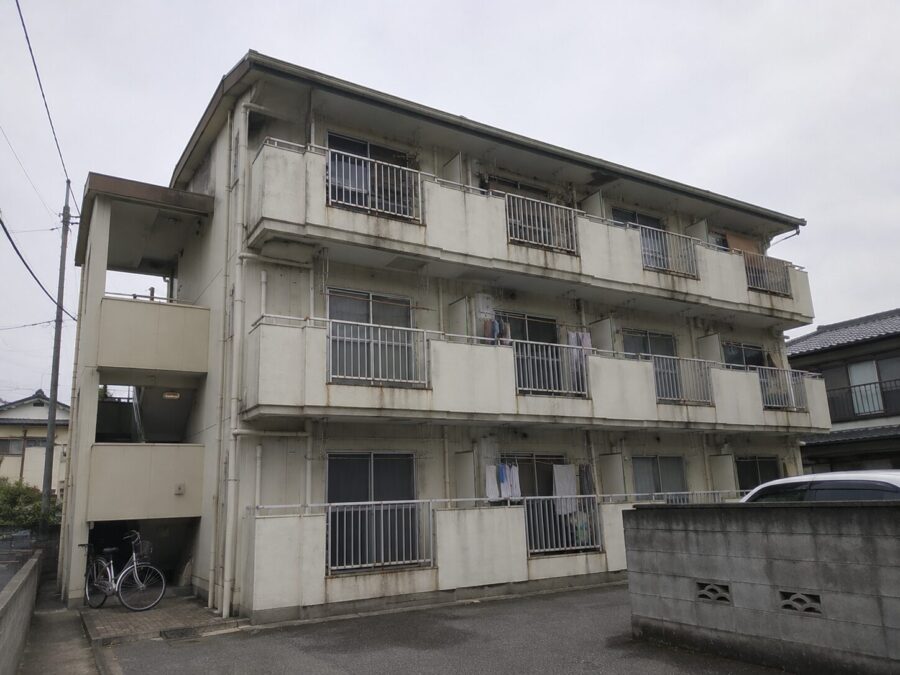 八王子市の3階建てRC造マンション 施工前 外壁・屋根・防水