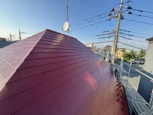八王子市内の戸建て スレート屋根塗装の完工（ローヤルレッド）