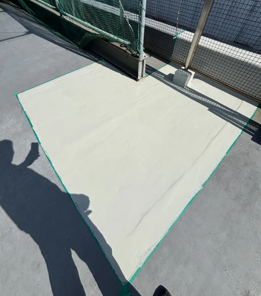 八王子市内のビル屋上 通気緩衝シートの上のウレタン防水